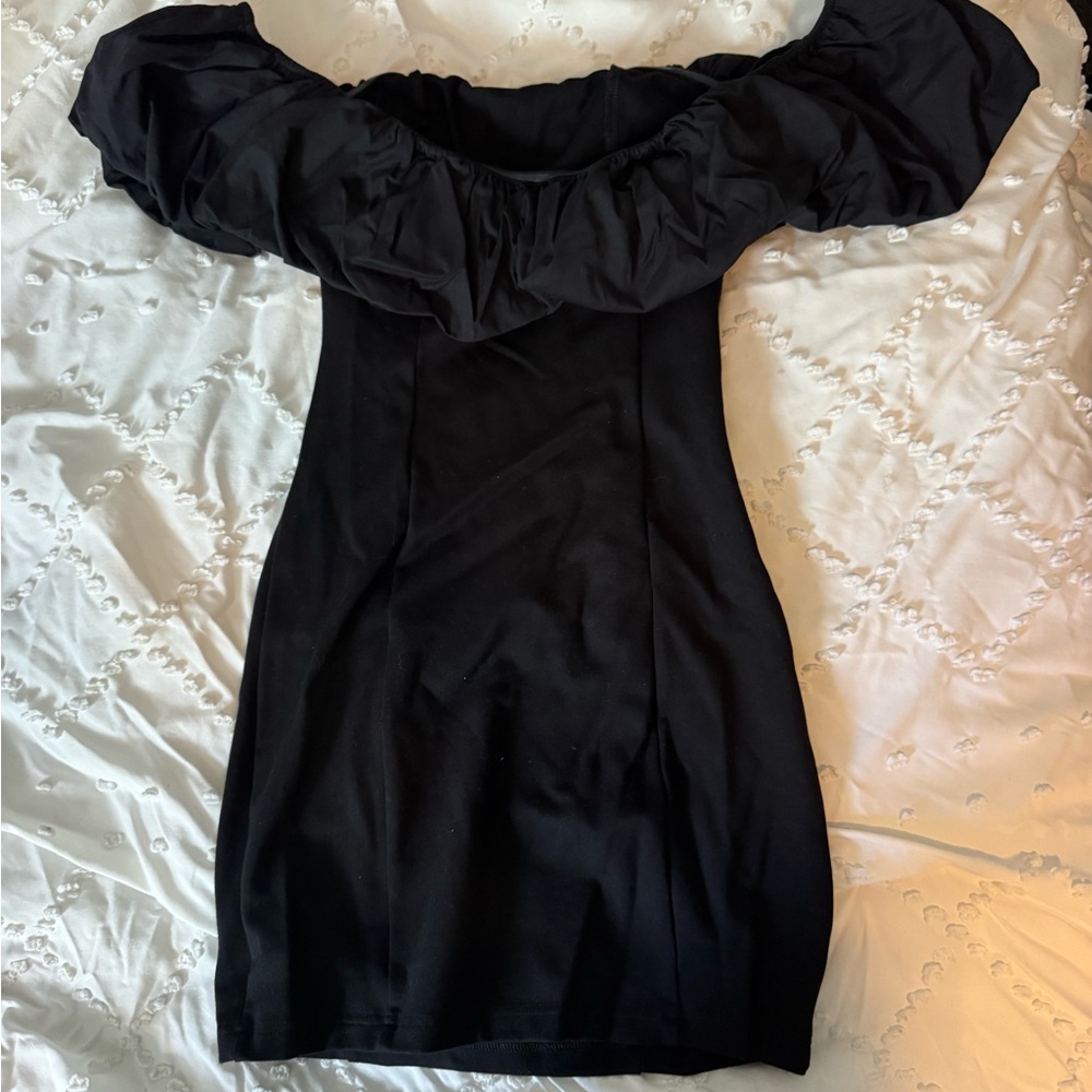 Abercrombie & Fitch Black Off-Shoulder Mini Dress